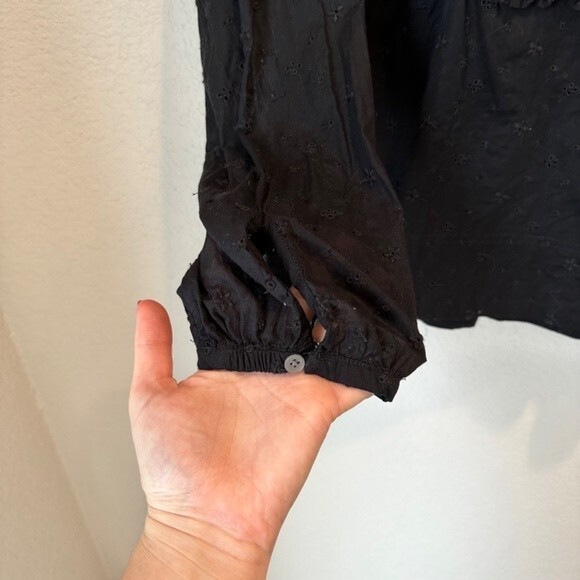 J. Crew Black Eyelet Ruffle 100% Cotton Loose Fitting Blouse - Size M - EUC - Picture 4 of 6